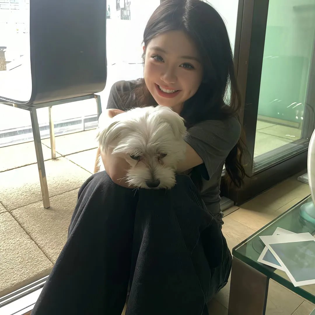 踉跄的女孩